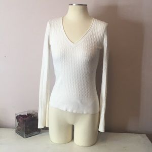 White cable knit v-neck sweater